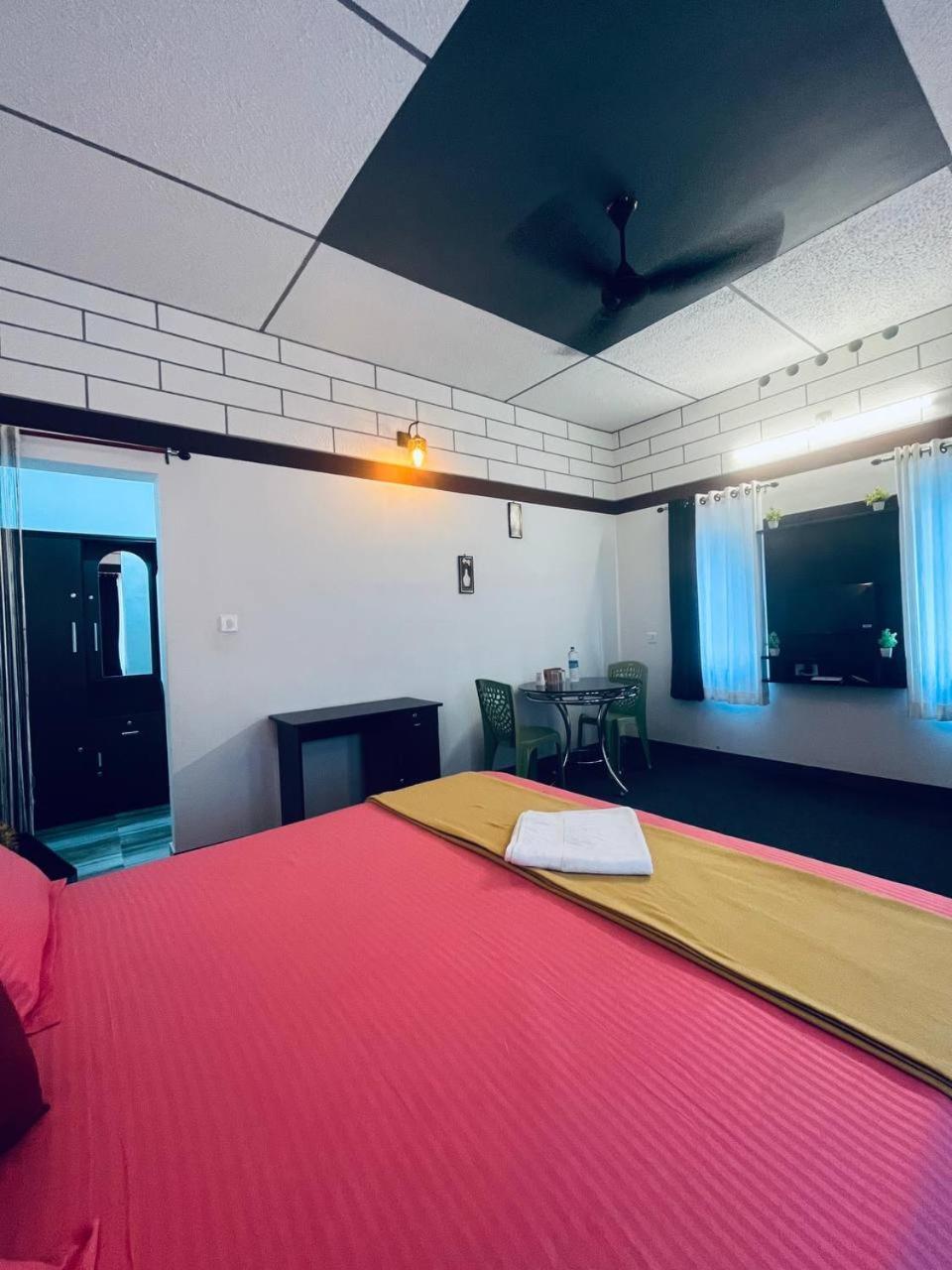 Linn View Home Stay Munnar Værelse billede